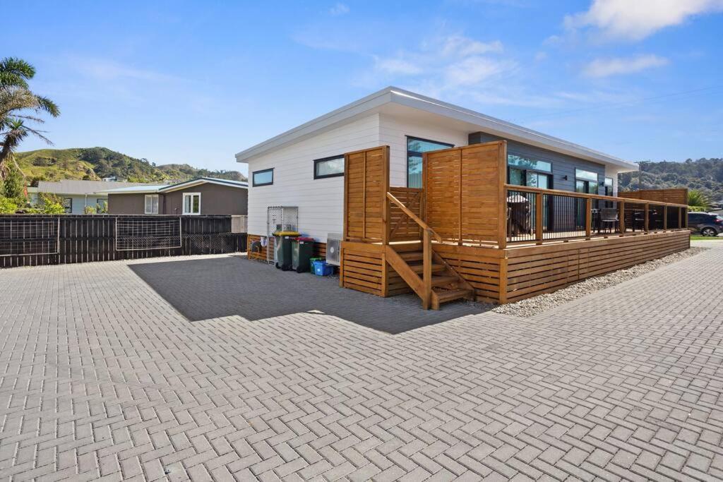 Another On Leo Waihi Buitenkant foto